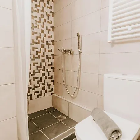 Weekend101 - Centre Apartment *